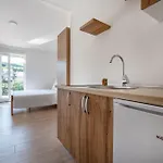Budes Apartment *